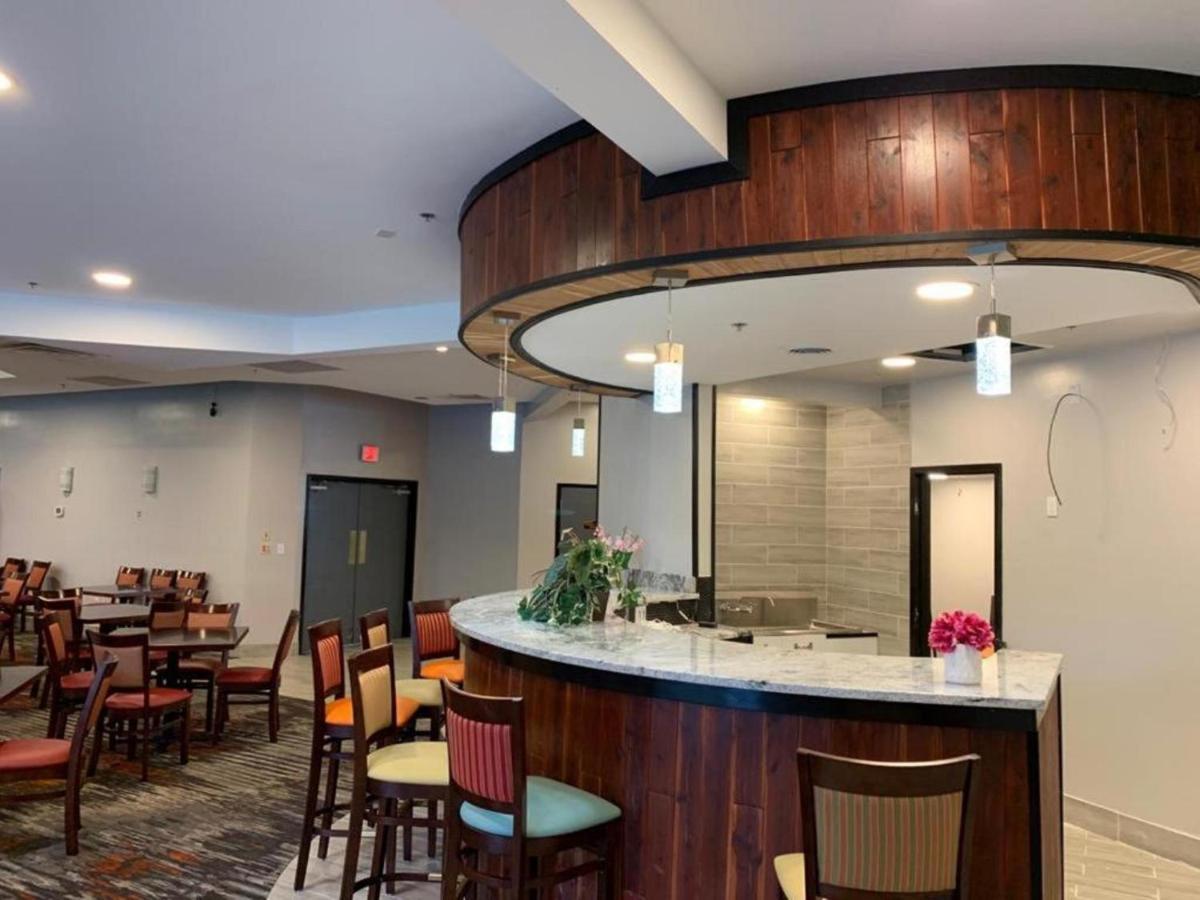 Ramada By Wyndham Gainesville Buitenkant foto
