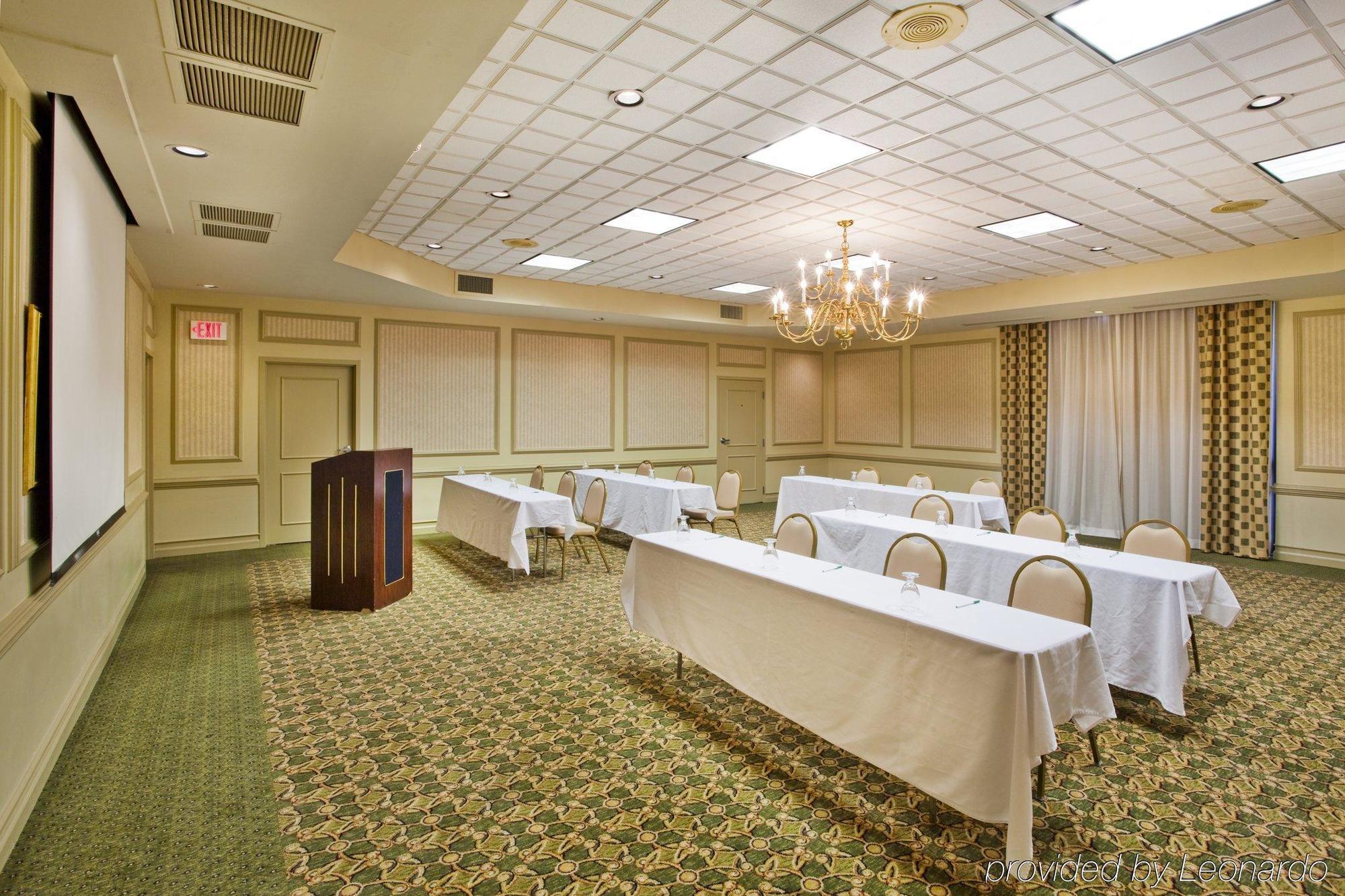 Ramada By Wyndham Gainesville Buitenkant foto