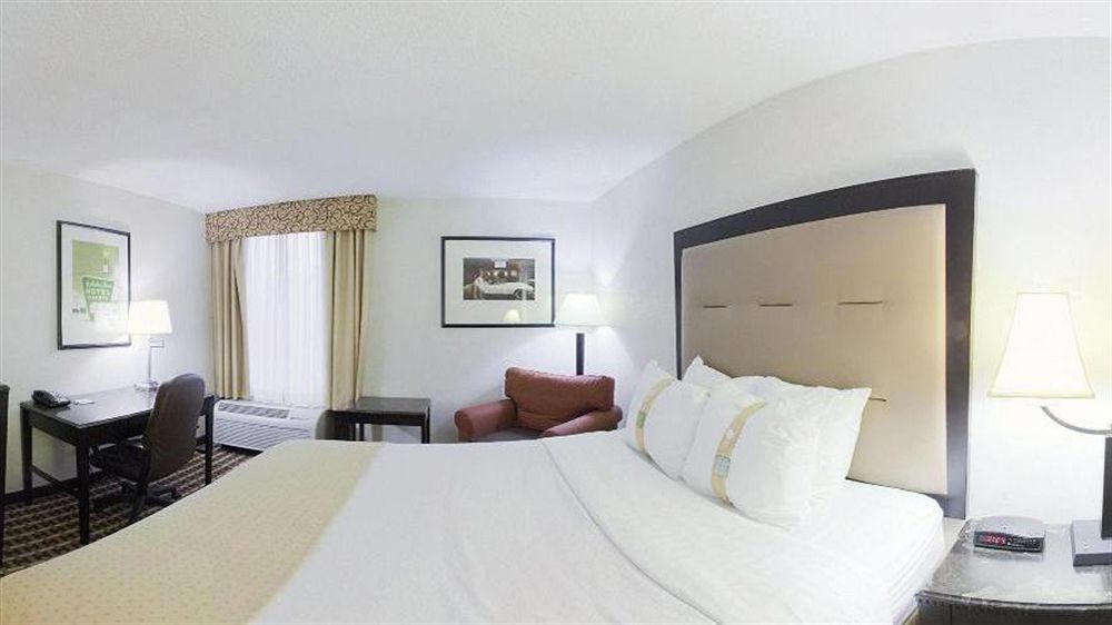 Ramada By Wyndham Gainesville Buitenkant foto