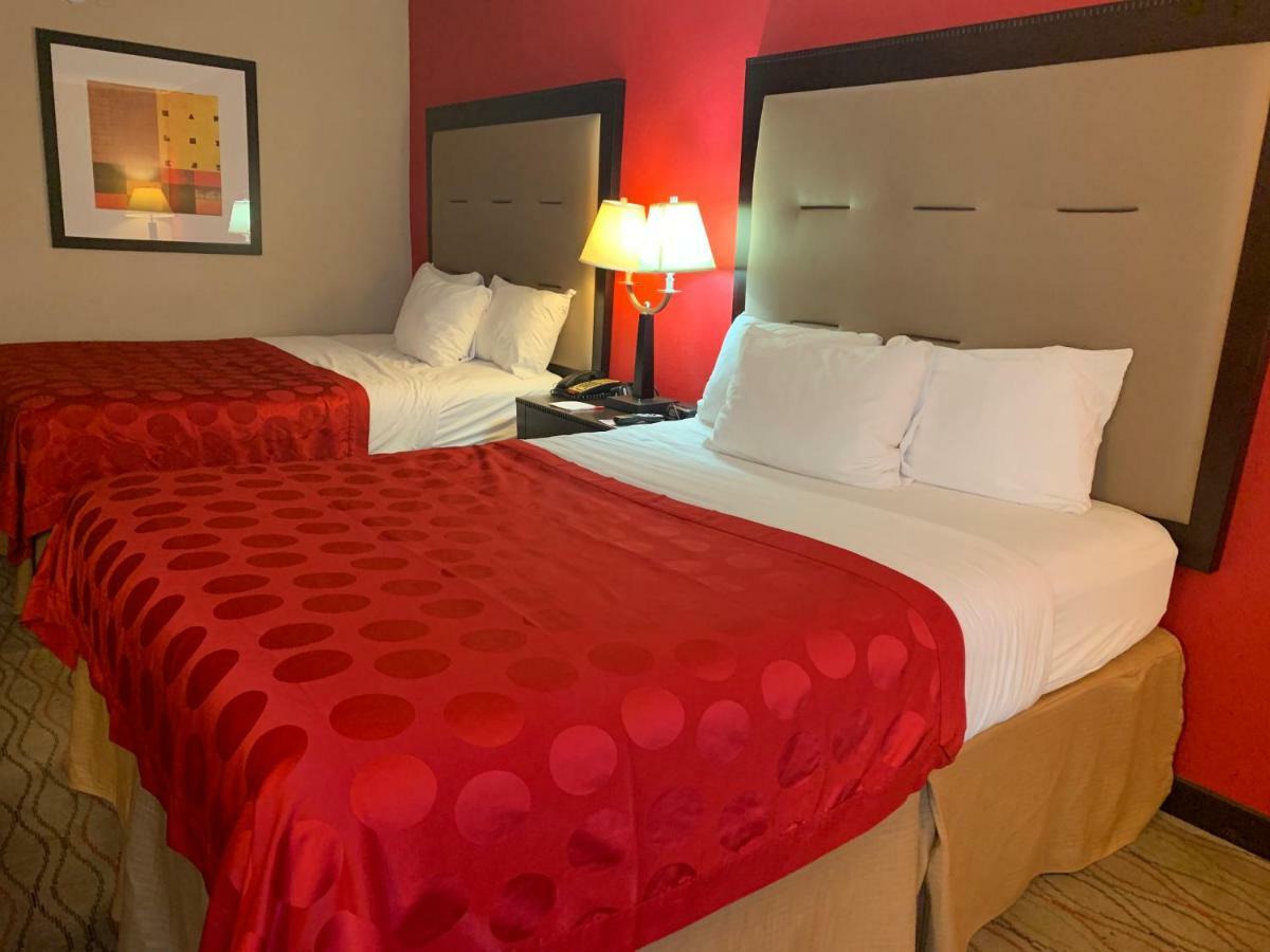 Ramada By Wyndham Gainesville Buitenkant foto